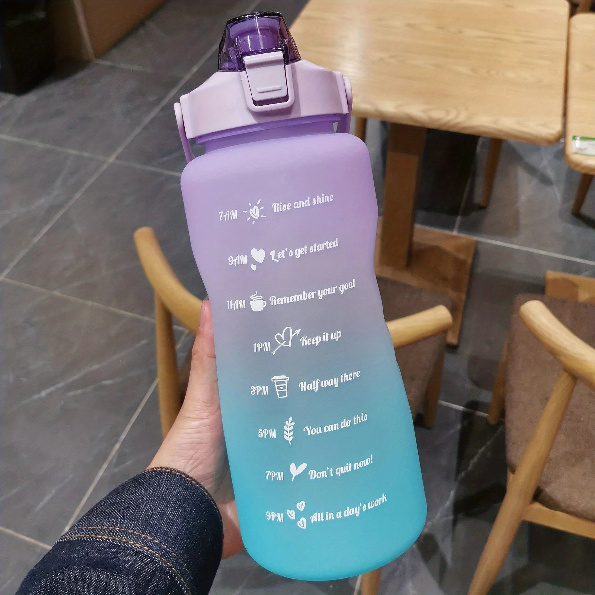 Athique Hydration Tracker Bottle - Athique